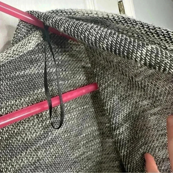 Paper Crane  Cardigan Sweater Heathered Grey & White Size Small - Picture 10 of 16